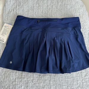 Lululemon circuit breaker sz 12 T.  NWT